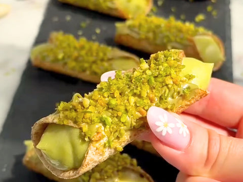 Deser à la Cannoli z kremem pistacjowym