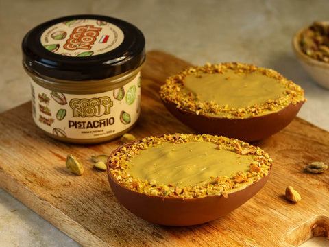 Jajka czekoladowe z kremem pistacjowym 