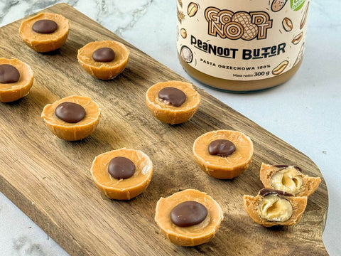 Domowe pralinki orzechowe – prosty przepis na słodycze a’la Toffifee