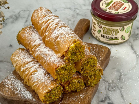 Chrupiące rurki z ciasta filo z kremem pistacjowym Pistachio