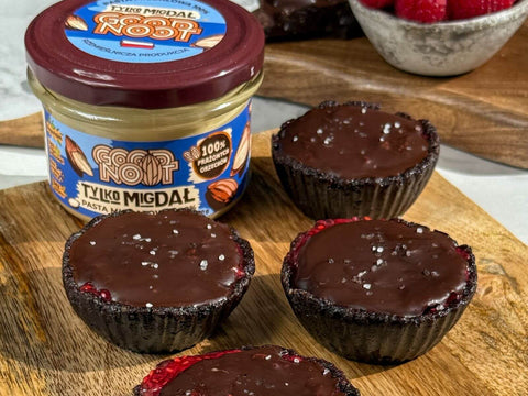 TARTALETKI BROWNIE Z MALINAMI