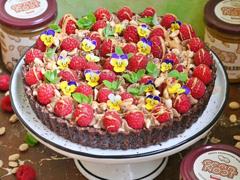 Tarta a’la Reese’s z malinami – wegański przepis nadesłany przez naszą Orzechomaniaczkę