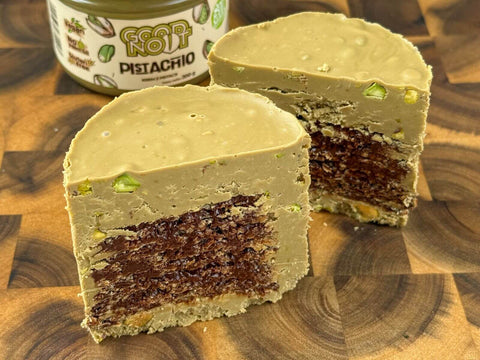 Viralowe chipsy w czekoladzie z kremem pistacjowym – prosty przepis