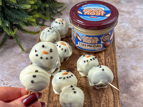 Viralowe pralinki bałwanki z pastą migdałową Tylko Migdał